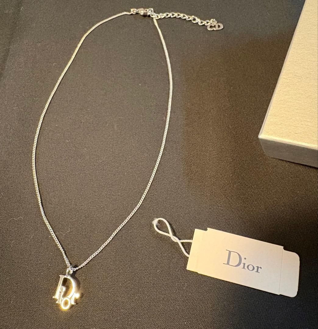 Christian Dior クリスチャンディオール　シルバー ロゴ ネックレス