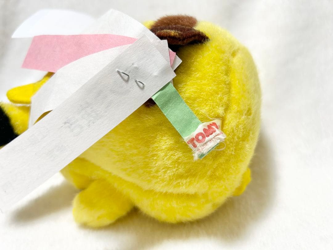 TOMY トミー ピカチュウ 初期ピカチュウ バンザイ　ぬいぐるみ