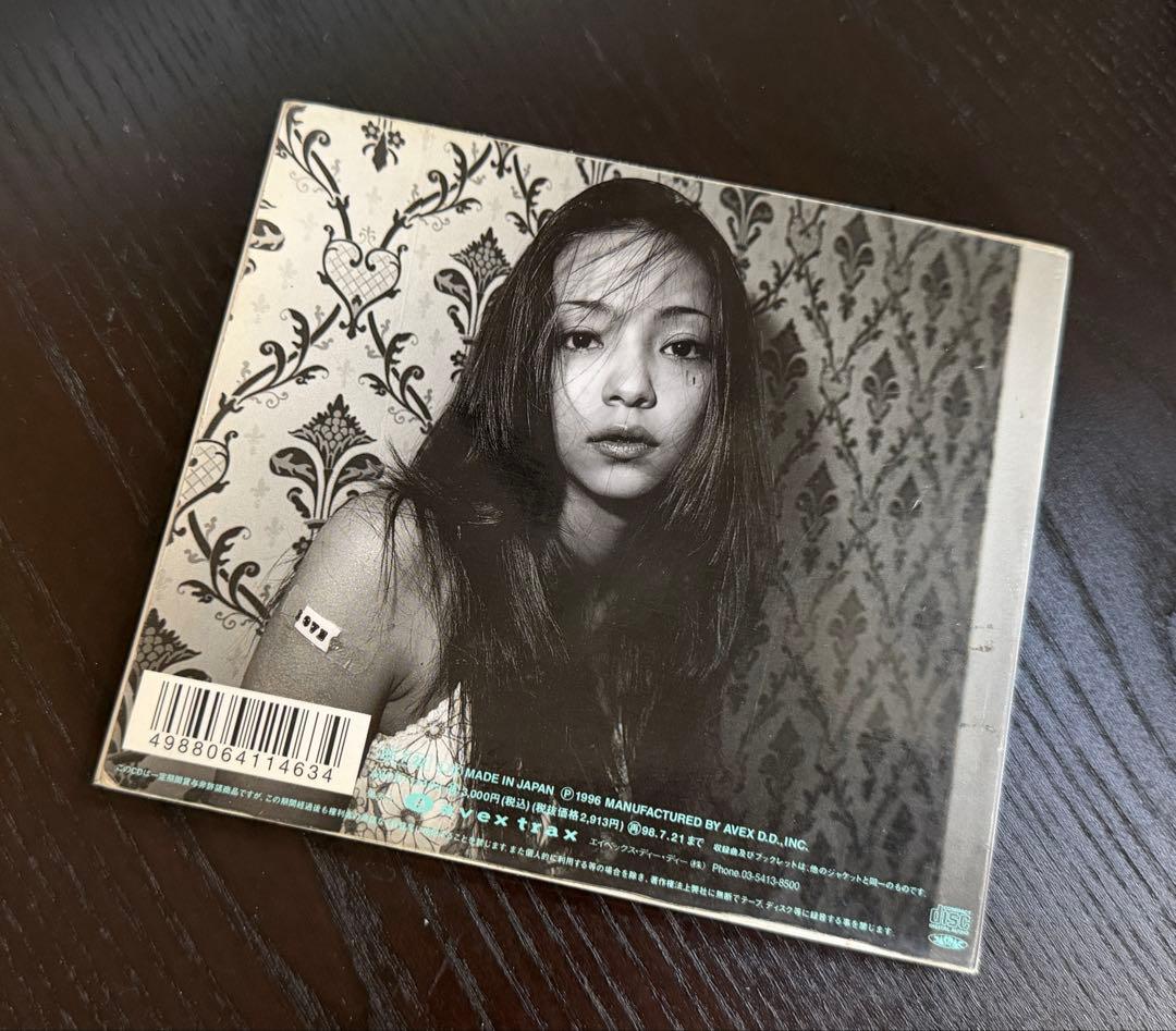 安室奈美恵　邦楽 CD モノクロポートレート
