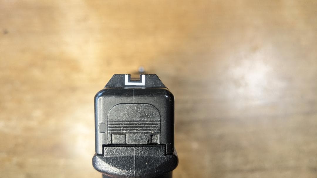 東京マルイ　電動ハンドガン　グロック 18C　ロンマガ　ライト付き