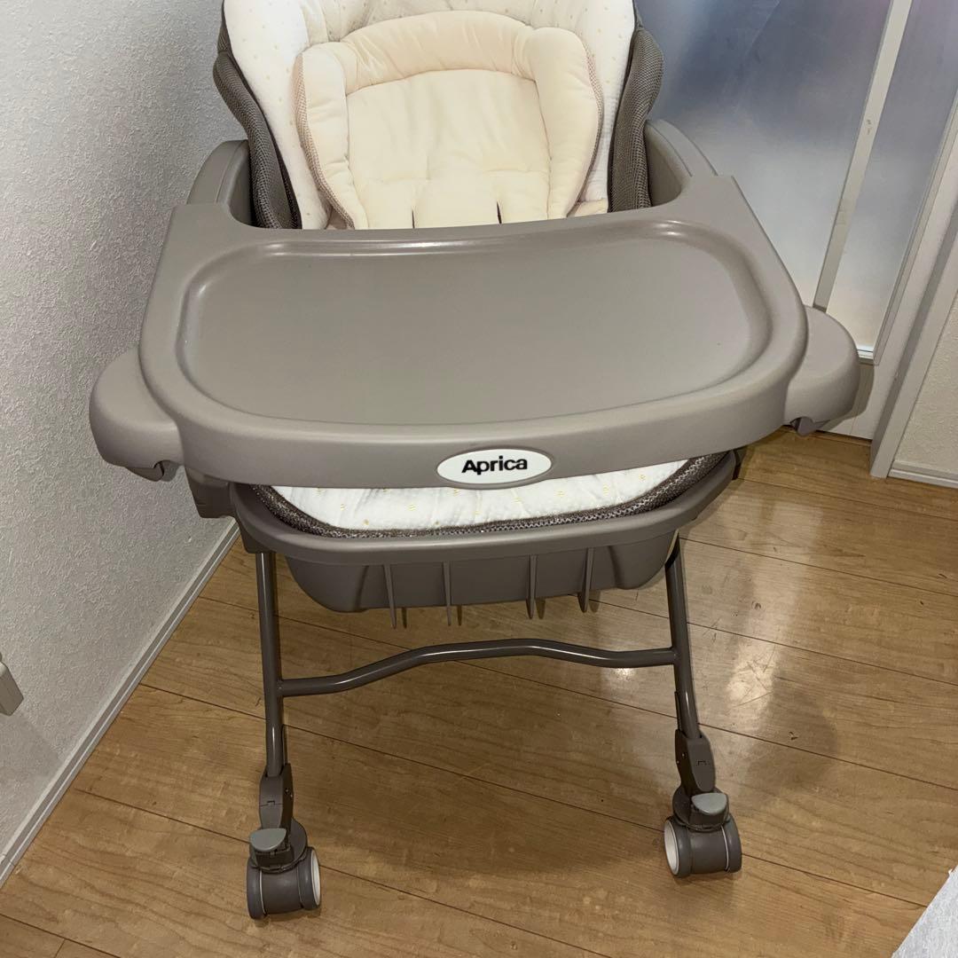 Aprica ユラリズム オートスイング ムーンロック 電動