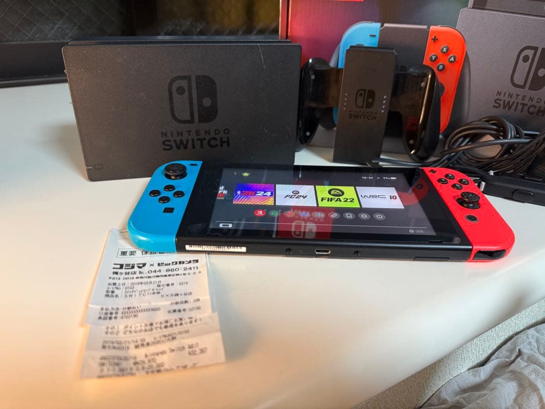 Nintendo Switch ネオンブルー/ネオンレッド 本体、付属品あり！