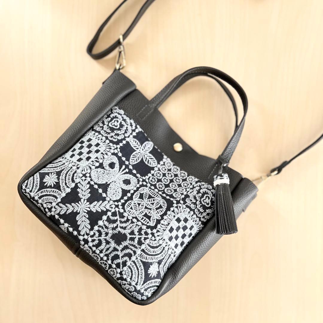 トート型本革ショルダーバッグ forest tile RB601-271