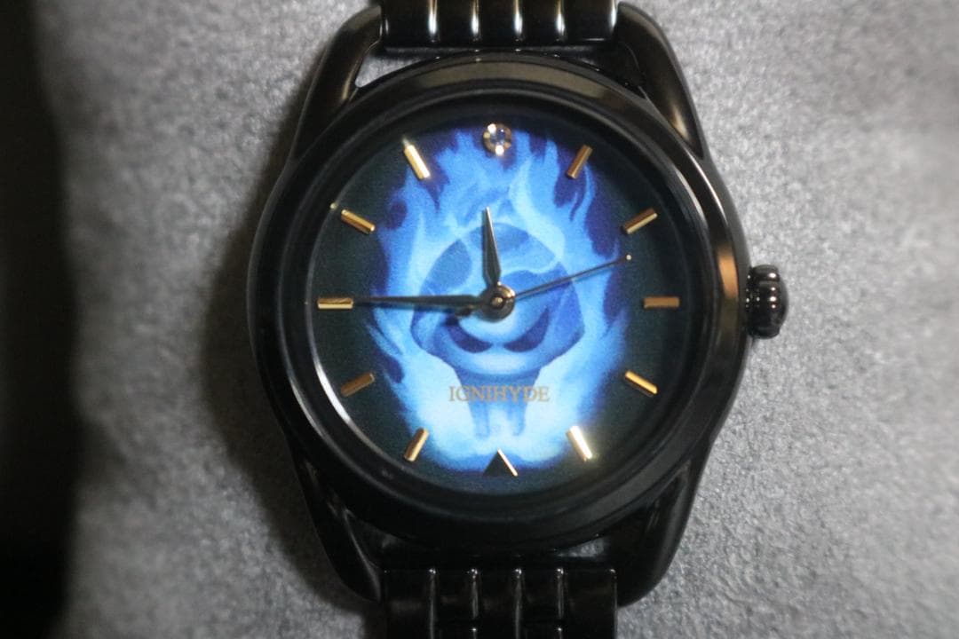 ツイステッドワンダーランド　イグニハイド寮 腕時計