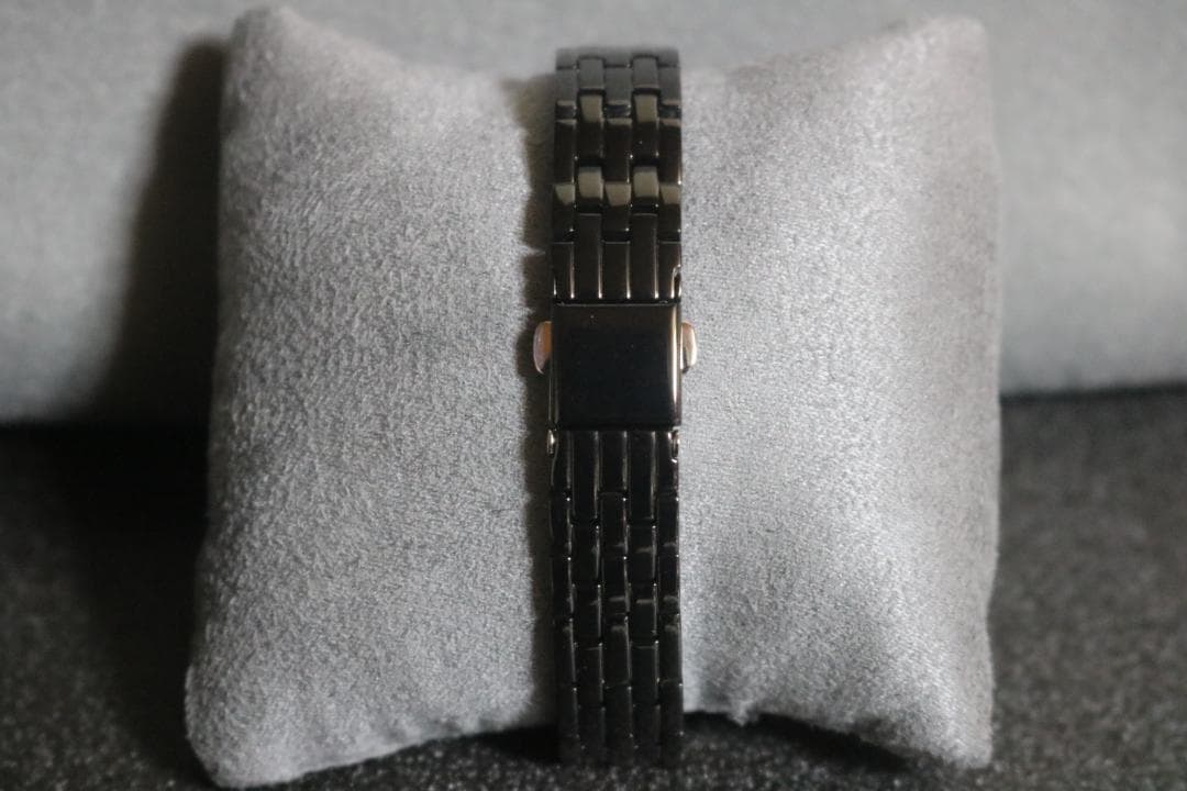 ツイステッドワンダーランド　イグニハイド寮 腕時計