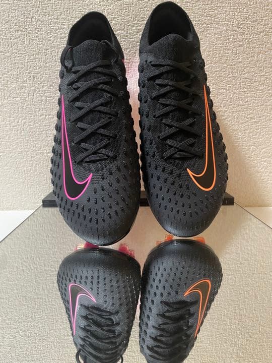 【ナイキ　超限定モデル】ピンク&オレンジカラー　ファントム ウルトラ ヴェノム