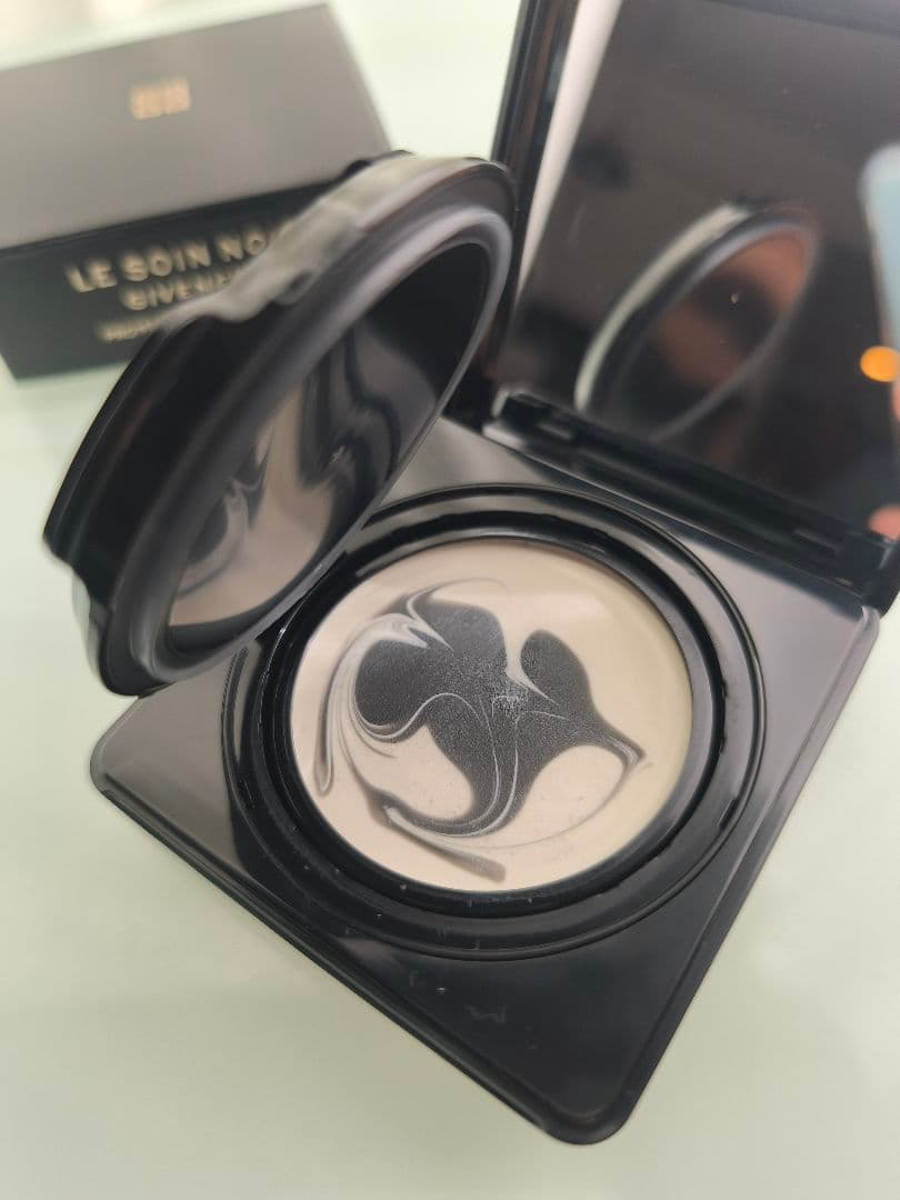 ジバンシイ GIVENCHY ソワンノワール UVコンパクト