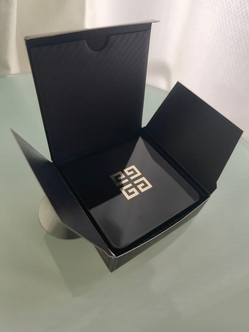 ジバンシイ GIVENCHY ソワンノワール UVコンパクト