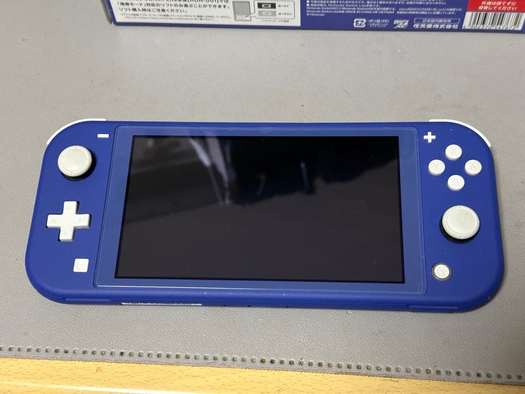 Nintendo SwitchLite ブルー