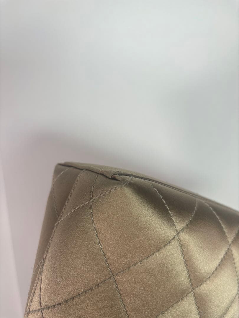 CHANEL ゴールド サテン キルティング パーティーバッグ