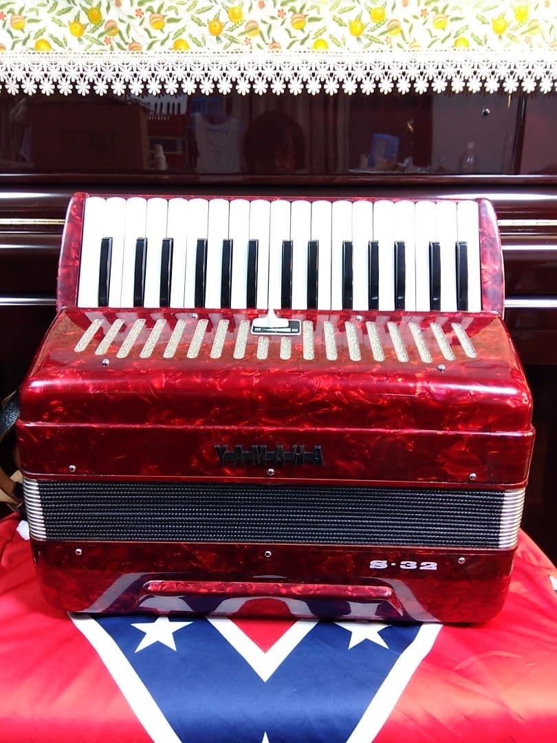 【整備済即演奏可】Yamaha ソプラノ アコーディオン S-32 32鍵
