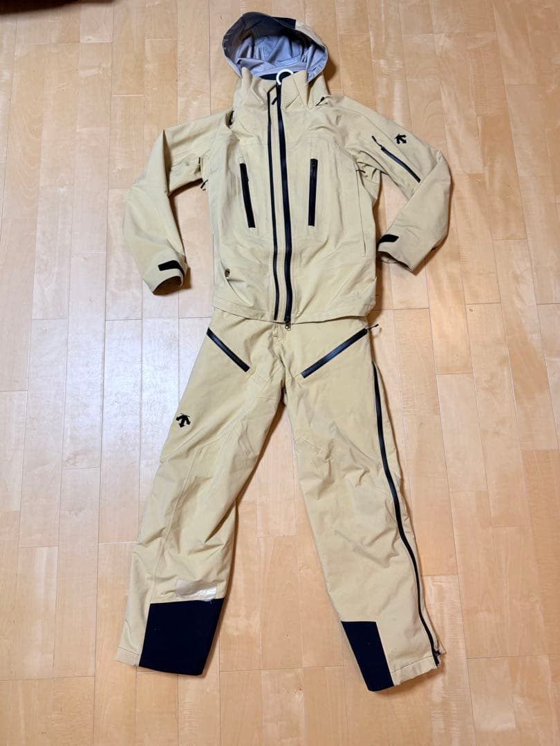 DESCENTE デサント スキーウェア 2023 2024モデル 上下セット