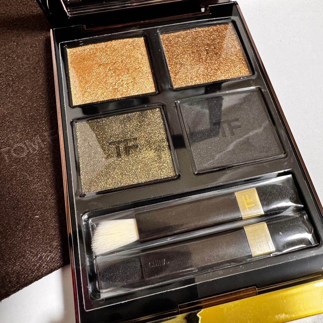 【1回のみ使用】トムフォード　アイカラークォード　オリーブスモーク