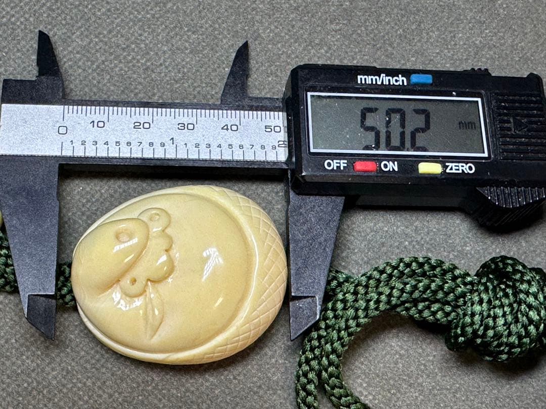 抹香鯨歯　マッコウクジラループタイ　ひょっとこ　アンティーク　和彫　骨董　飾り物