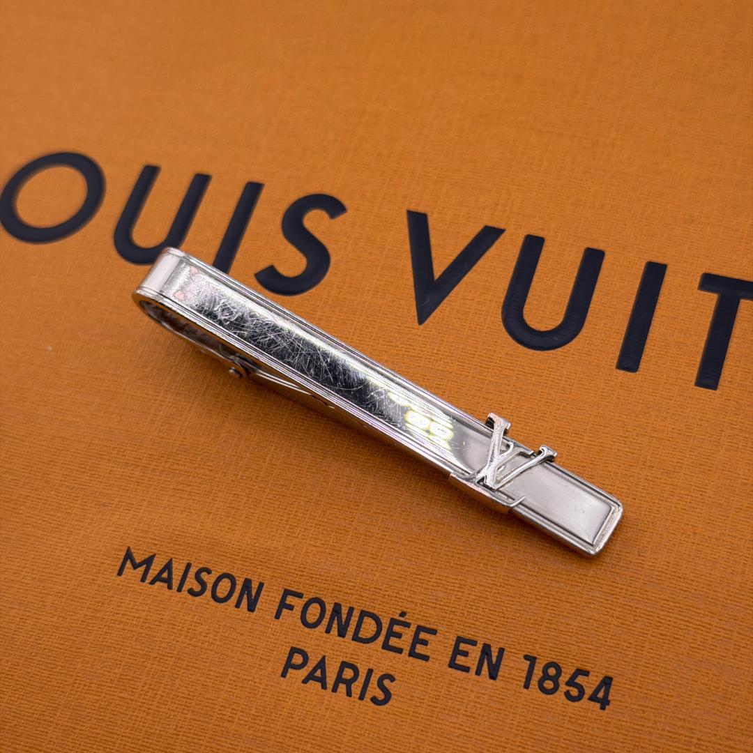 (^O^)／ルイヴィトン パンスクラヴァット LV イニシャルネクタイピン