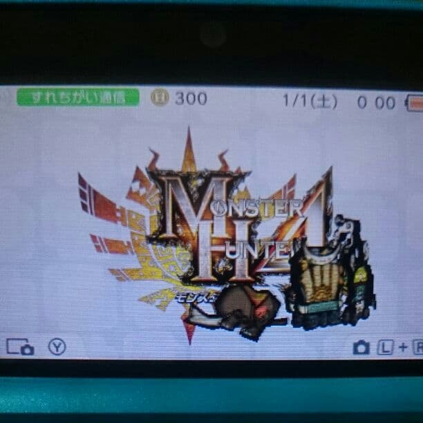 3DS、充電器、タッチペン、SDカード、ソフト（ドラクエ、モンハン４）