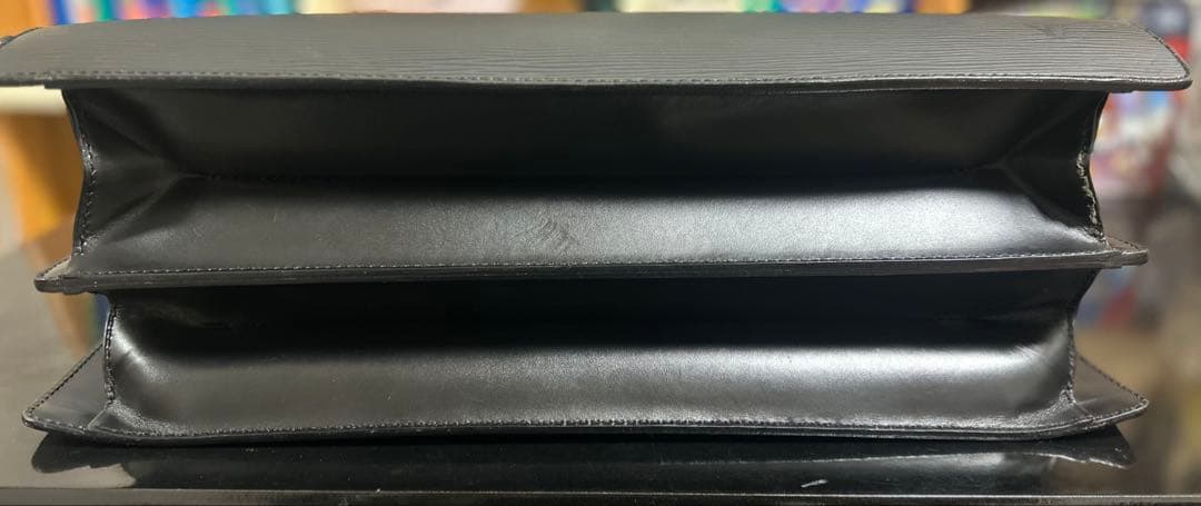 正規極美品✨ ルイ・ヴィトン エピ セルヴィエットフェルモワール ドクターバッグ