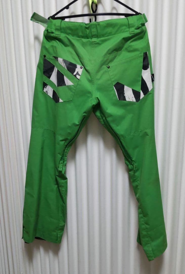 スノーボードウェア　上クイックシルバー　（Sサイズ）下 ESTIVO（Ｌサイズ）