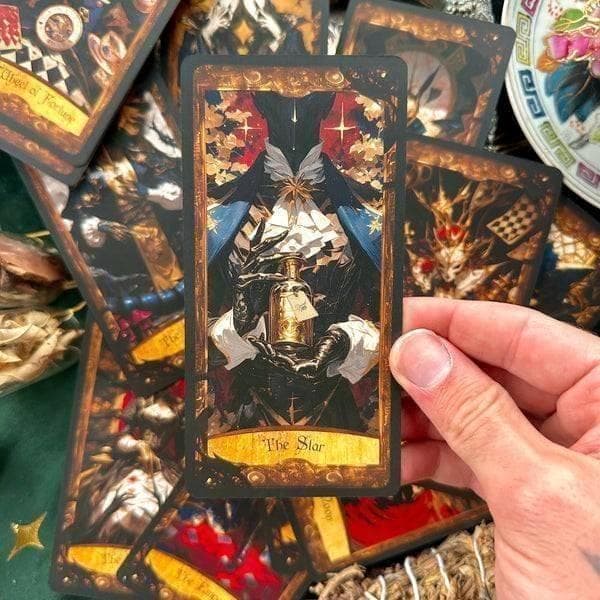 【訳あり特価】正規品タロットカード✨超美麗✨希少品 ダークなアリスの世界のデッキ