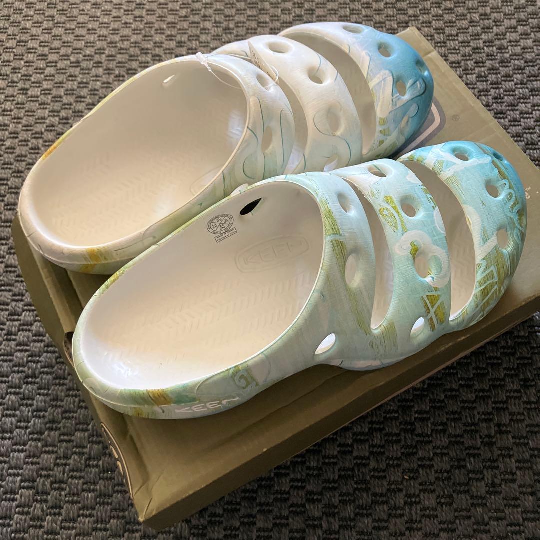 の*ん様 Keen 青と白のグラデーションサンダル　未使用品