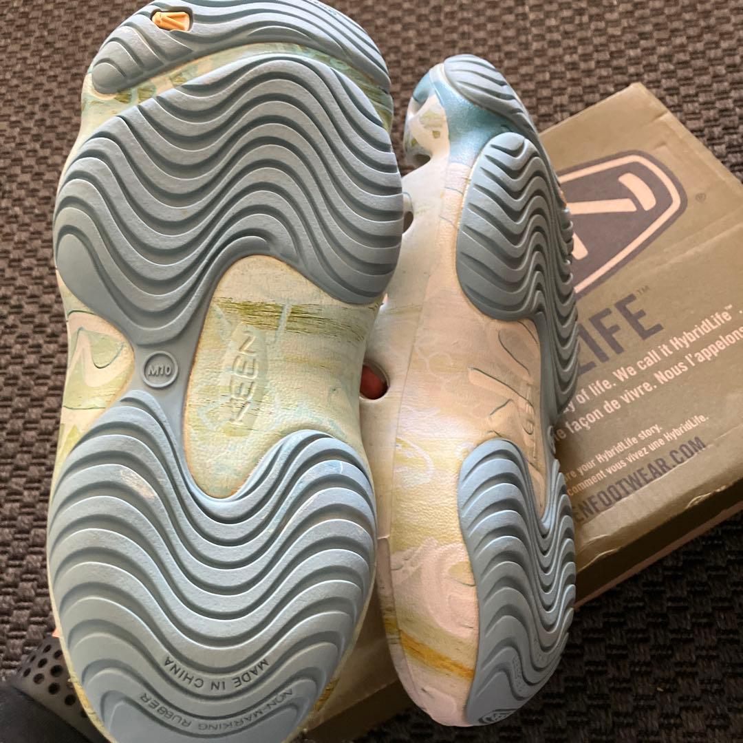 の*ん様 Keen 青と白のグラデーションサンダル　未使用品