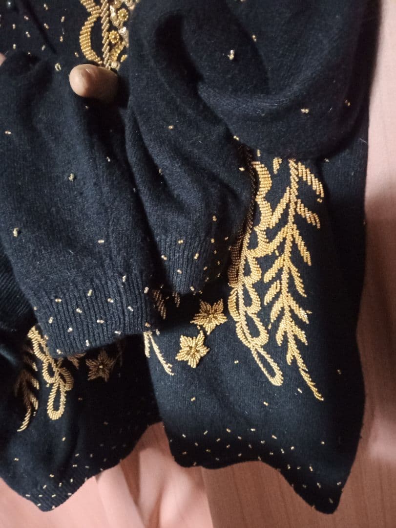 逸品物一品物　黒の刺繍入りアンゴラニットカーディガン　香港製Y2K