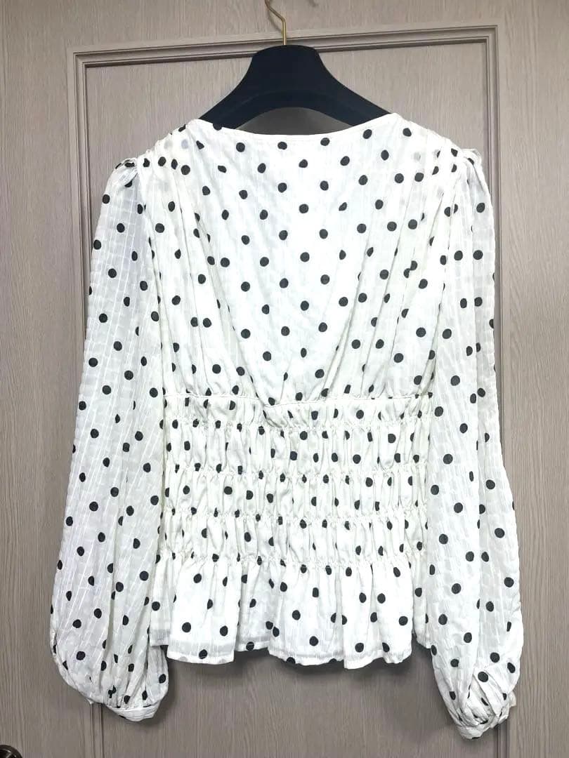 新品未使用Estella.K LuanaBlouse VネックシャーリングBL