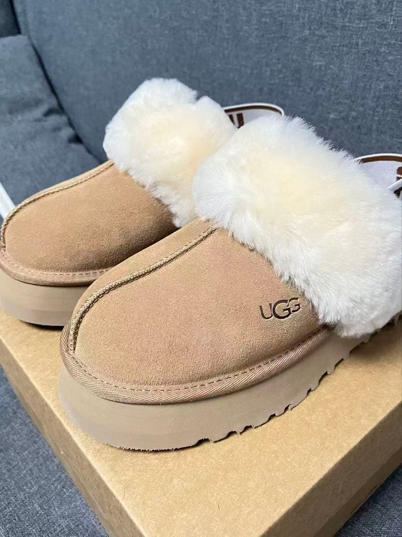 UGG ムートンブーツ ベージュ プラットフォームスリッパ 24cm