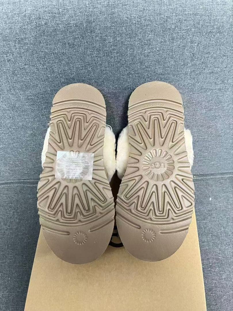 UGG ムートンブーツ ベージュ プラットフォームスリッパ 24cm