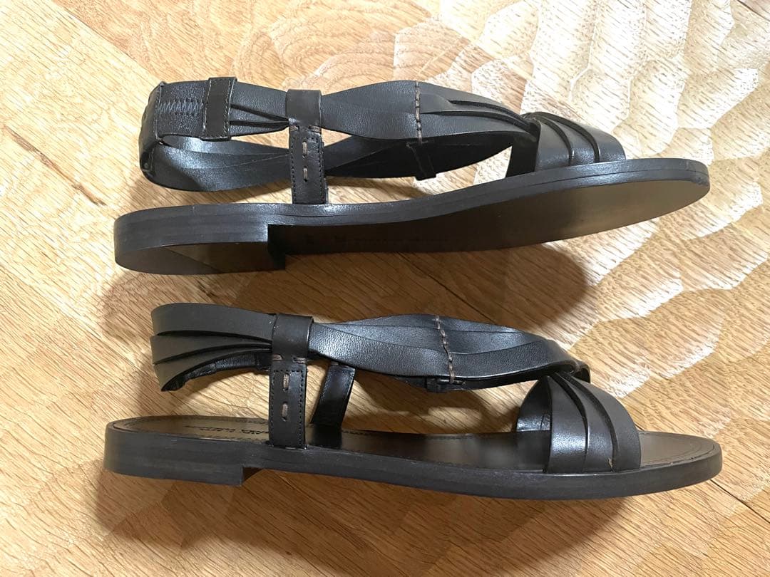 【新品】 BOTTEGA VENETA ボッテガヴェネタ サンダル 黒 24.5