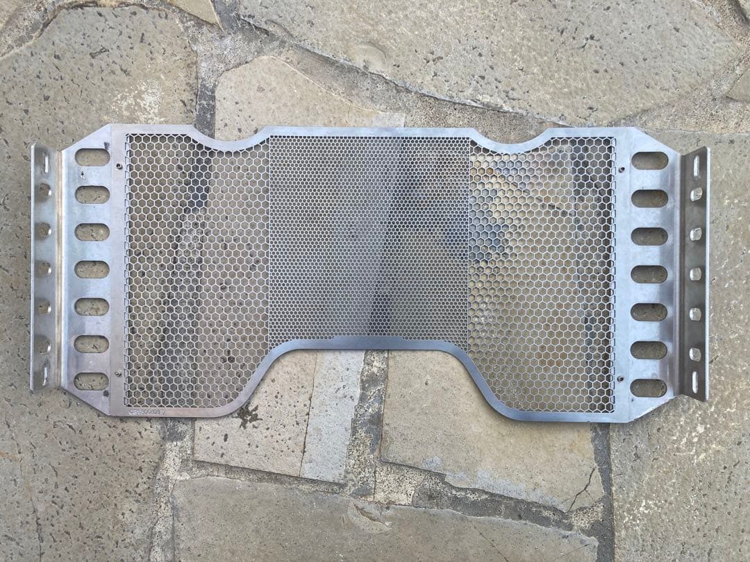 CB1300（SC54型）ラジエターコアガード エッチングファクトリー製