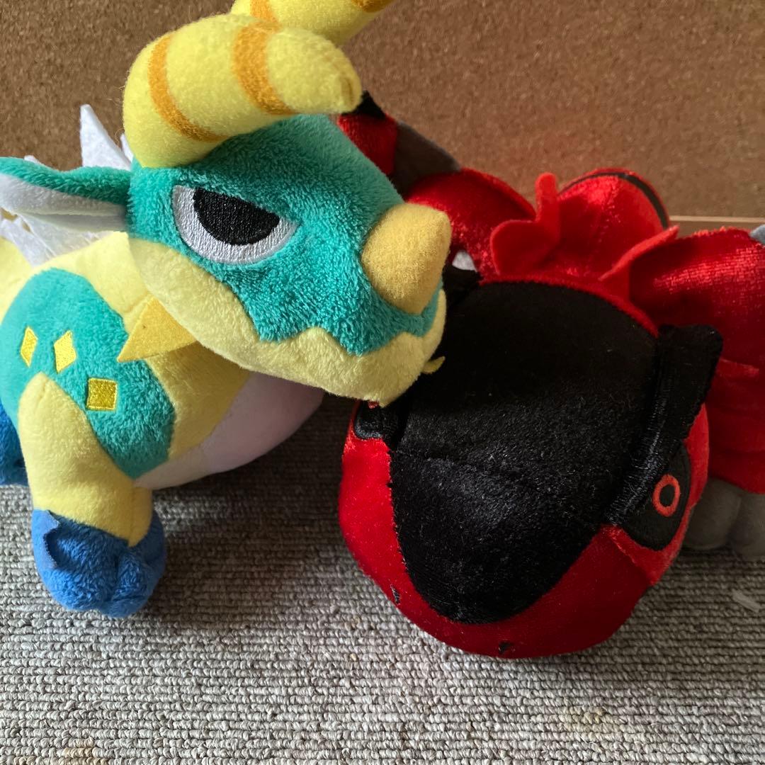 ジンオウガ　ティガレックス希少種　ぬいぐるみ