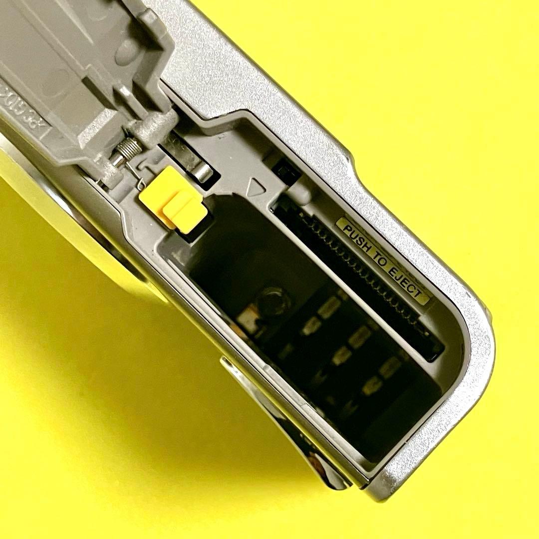 か*か様 デジカメFINEPIX F30+バッテリー/xD 1GB/AC電源/U