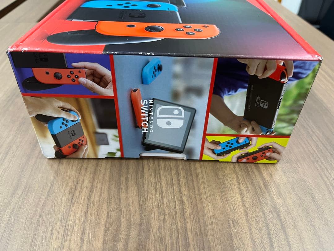 新品未使用Nintendo Switch 本体 青・赤ジョイコン付き