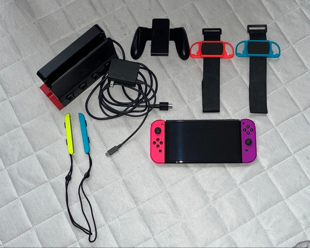 Nintendo Switch 有機ELモデル本体 と付属品