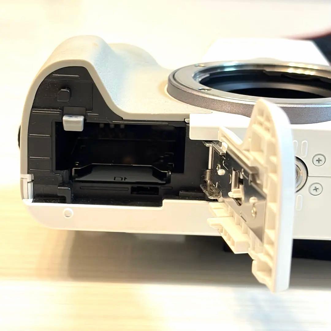 限定OFF【豪華一式】Canon EOS Kiss M レンズ3本＋アダプタ付