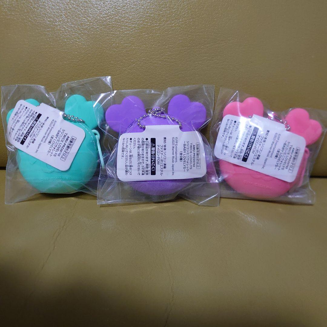 TWICE LOVELYS シリコンミニウォレット　ミナ・サナ・モモ