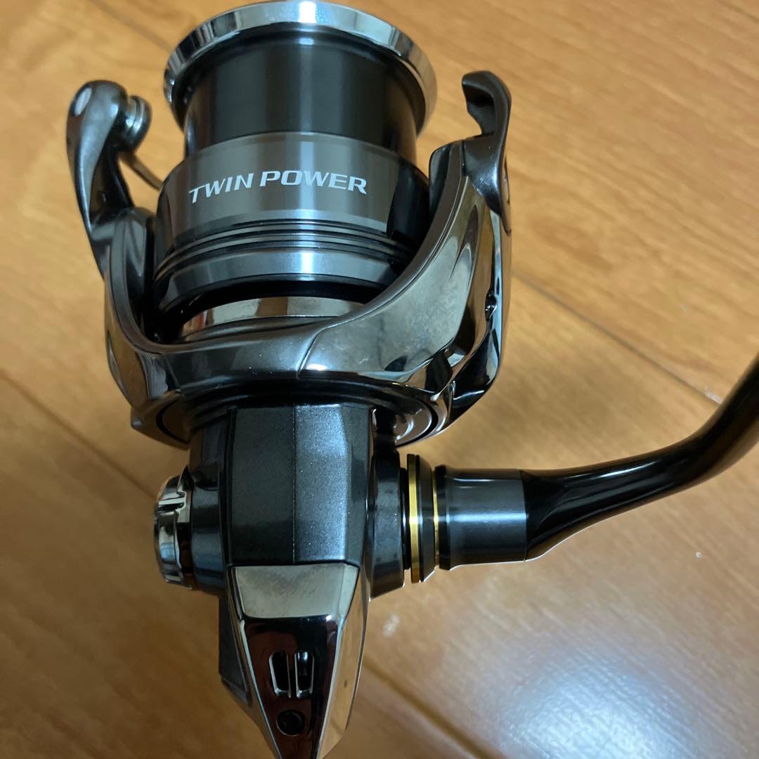 シマノ 24ツインパワー2500SHG