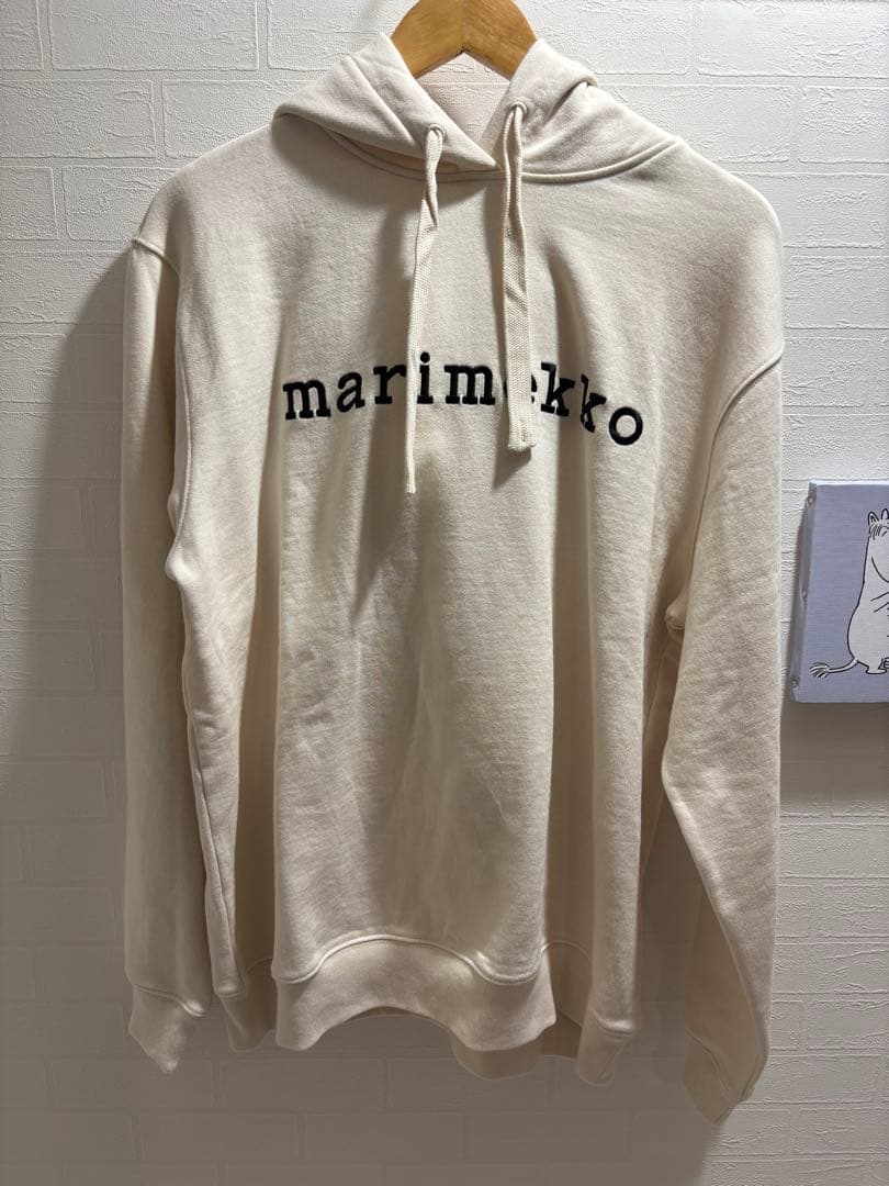 marimekko アイボリー ロゴパーカー