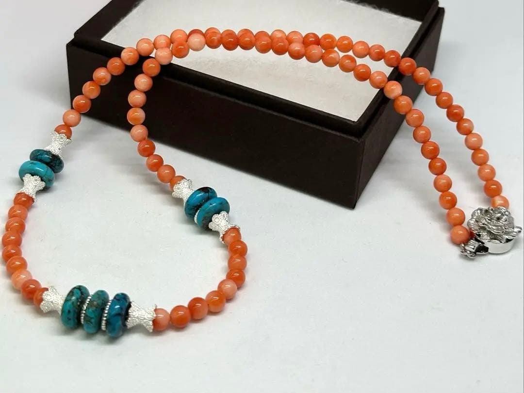 国産　天然珊瑚にターコイズと純銀ビーズの素敵なネックレス