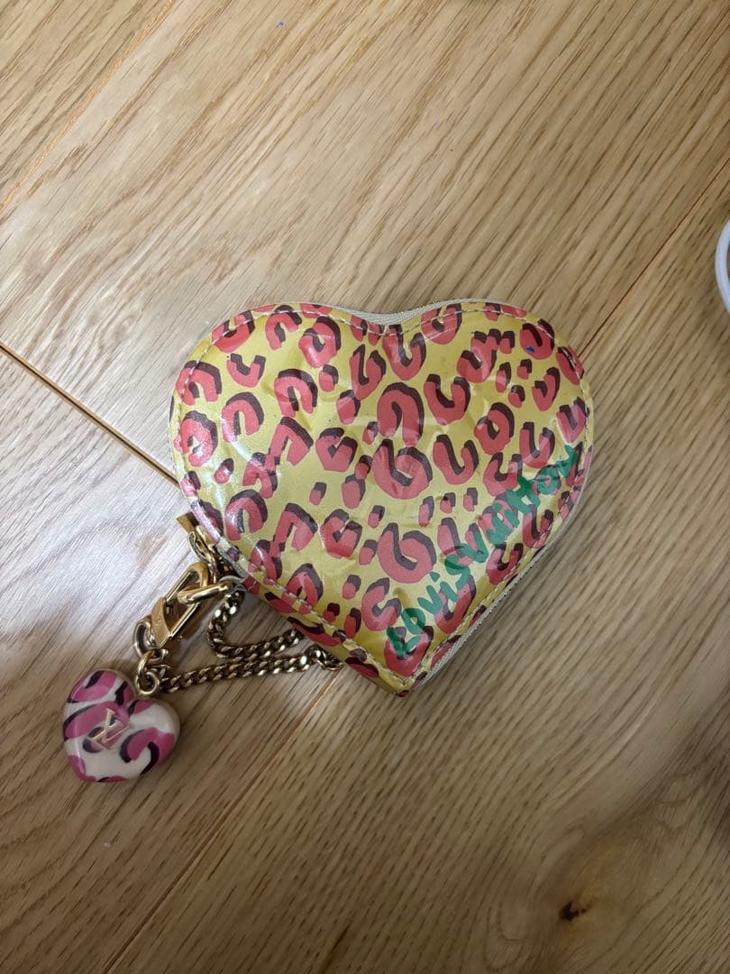 ルイヴィトン ハート型ケース ヒョウ柄ピンク