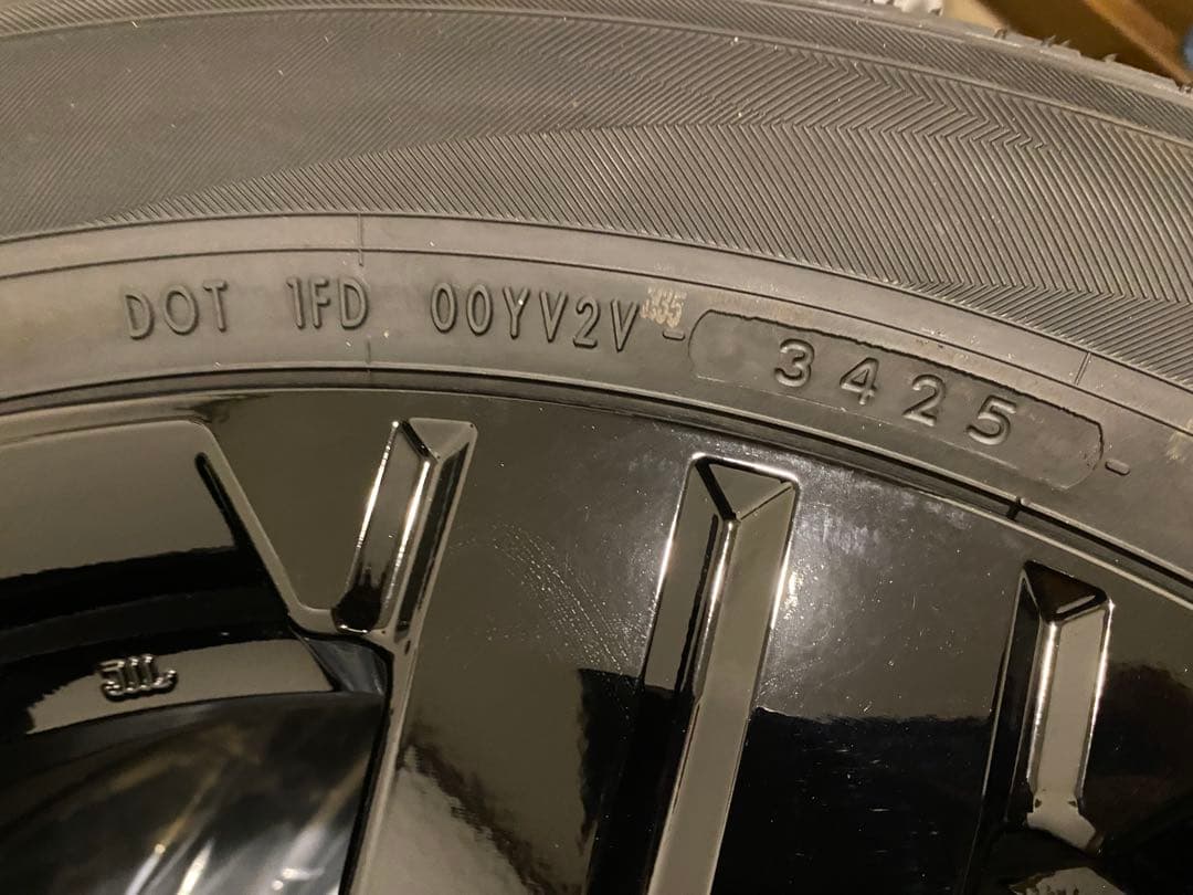 【新車外し】【送料込み】デリカD5 シャモニー タイヤ ホイール 4セット