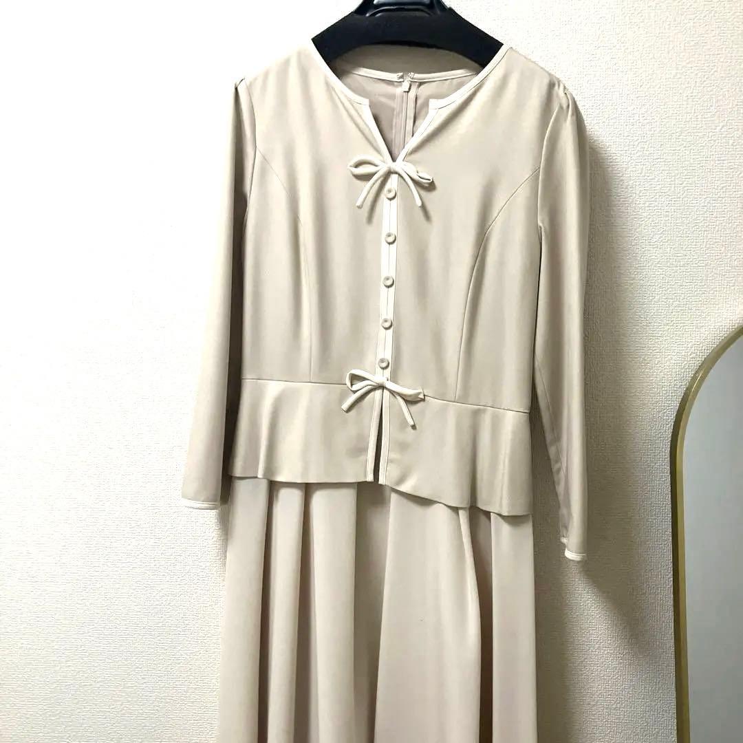 【美品】ストロベリーフィールズ　ベージュ リボン付きAラインワンピース