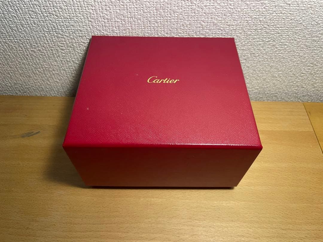 Cartier 赤いレザー製ボックス