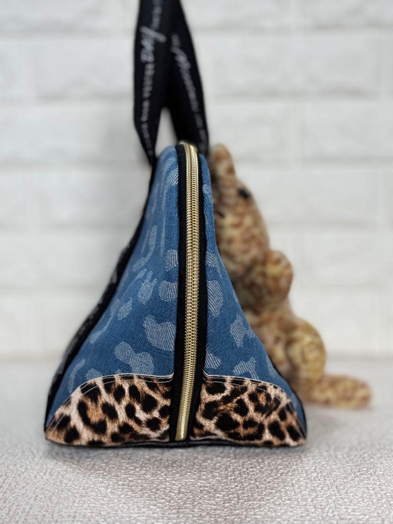 黒*こ様 コヤンイサムチョン　シェル型バッグ　ヒョウ柄ねこちゃん　ヒョウ柄デニム