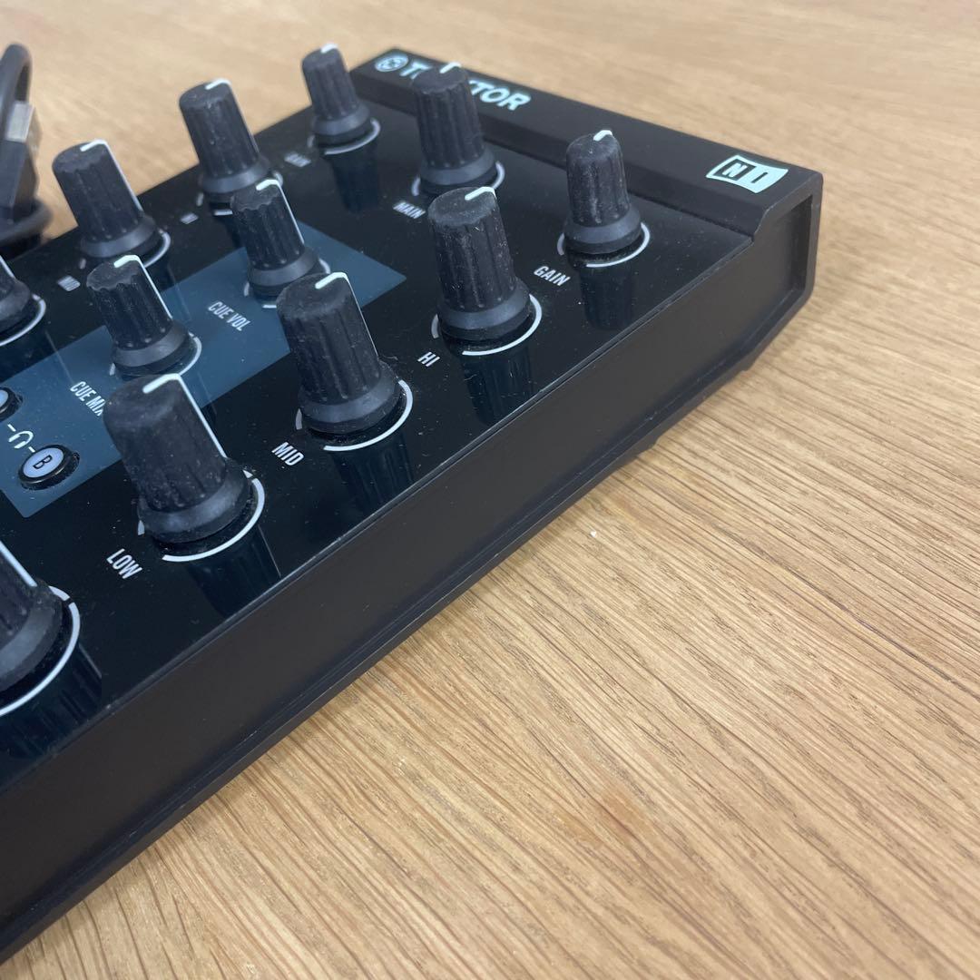 TRAKTOR KONTROL Z1 DJコントローラー