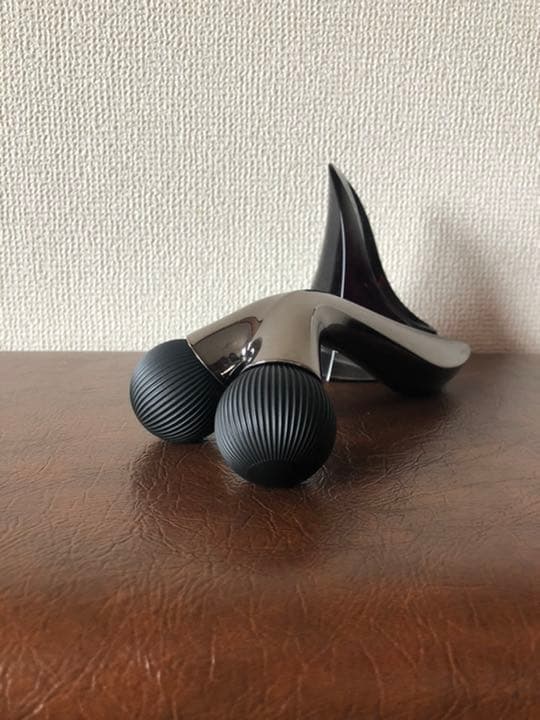 MDNA SKIN 美顔ローラー