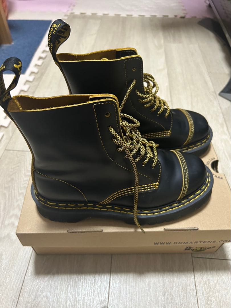 【新品】Dr. Martens ブラックブーツ