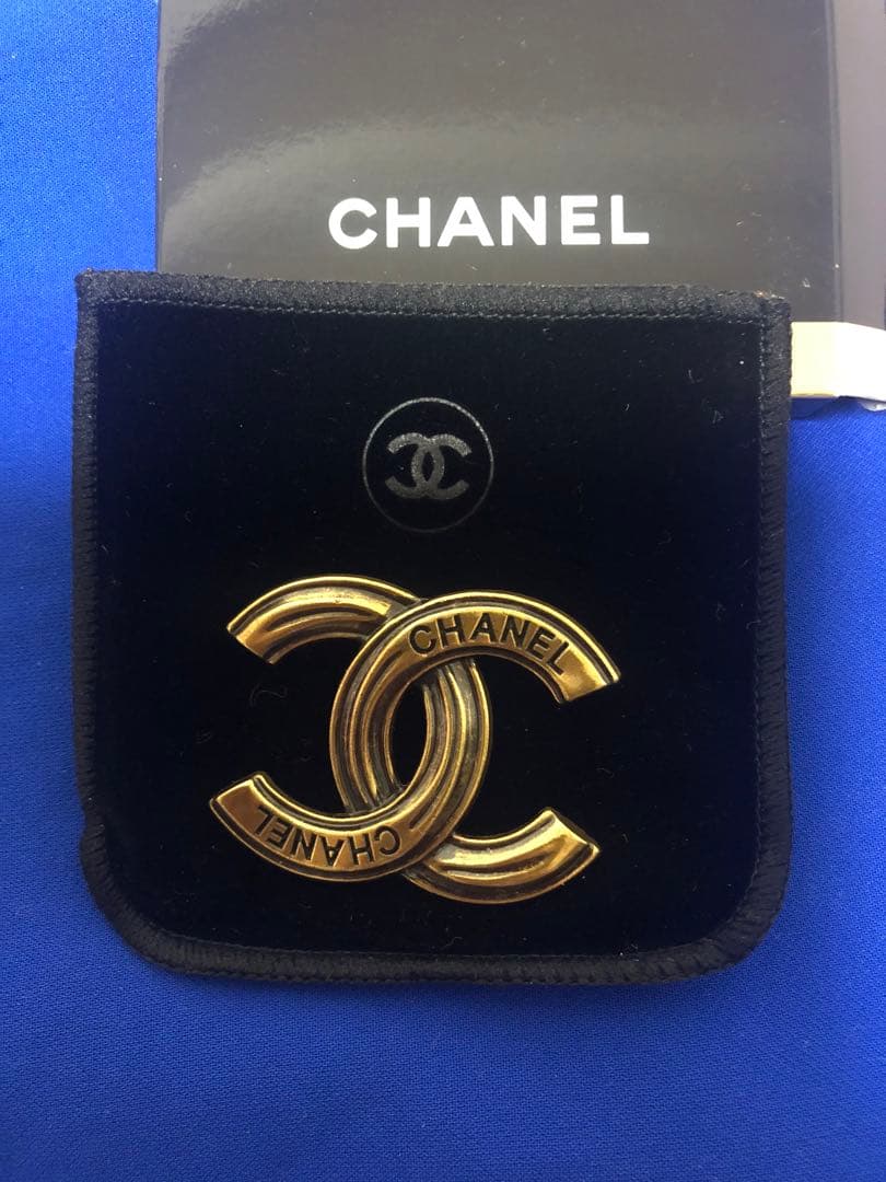 【新品・未使用】 CCロゴ ブローチ