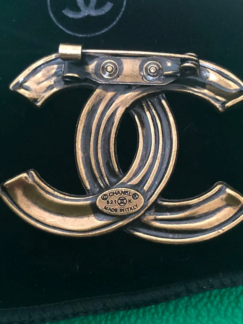 【新品・未使用】 CCロゴ ブローチ